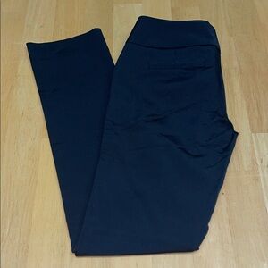 The Limited Black Drew Fit Women's Chinos.  Size 2